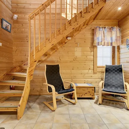 Moerhoen Maja アパート