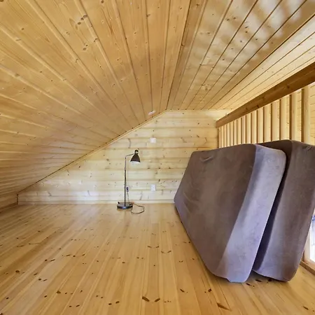 Moerhoen Maja アパート