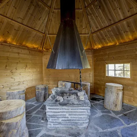 Moerhoen Maja アパート Pelkosenniemi